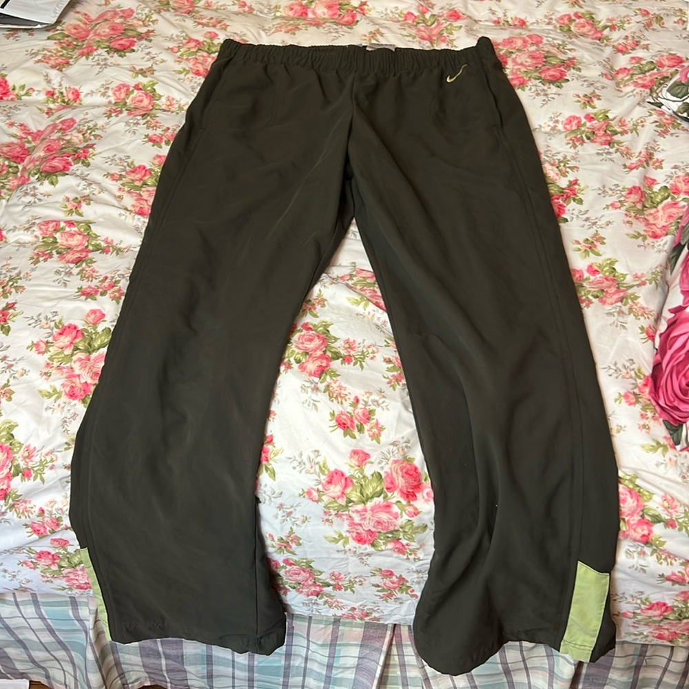 Woman Nike pants!